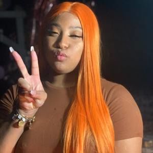 Meet your Posher, Amira